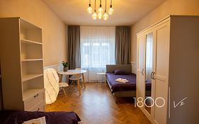 1800 By Vince Stay - Private Rooms In Town Hall Square